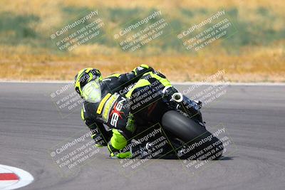 media/Apr-30-2023-CRA (Sun) [[020fcf5d43]]/Race 11-600 Expert Superbike/
